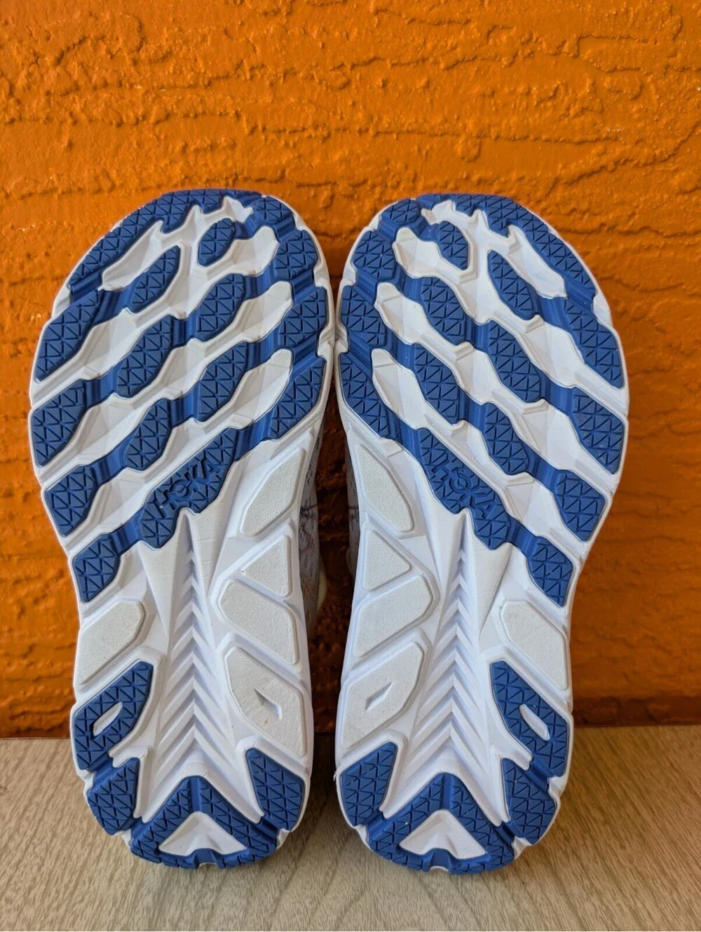 HOKA One One Clifton 8 Men's Size 8D Running Shoes White Blue Floral Print...